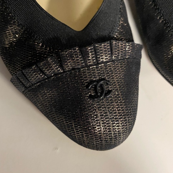 Chanel Heels Classic Black w/ gold flex size 41 or 10 US 11 US excellent authent - Picture 7 of 12